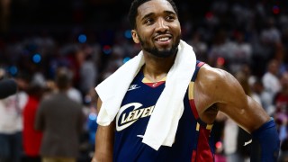 美记：若骑士米切尔今夏不续约热火将是主要追求者 热火也想争冠